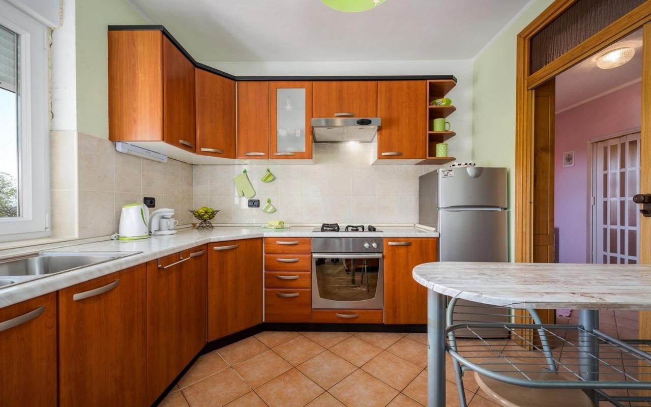 Iva House With Apartment Umag Bagian luar foto