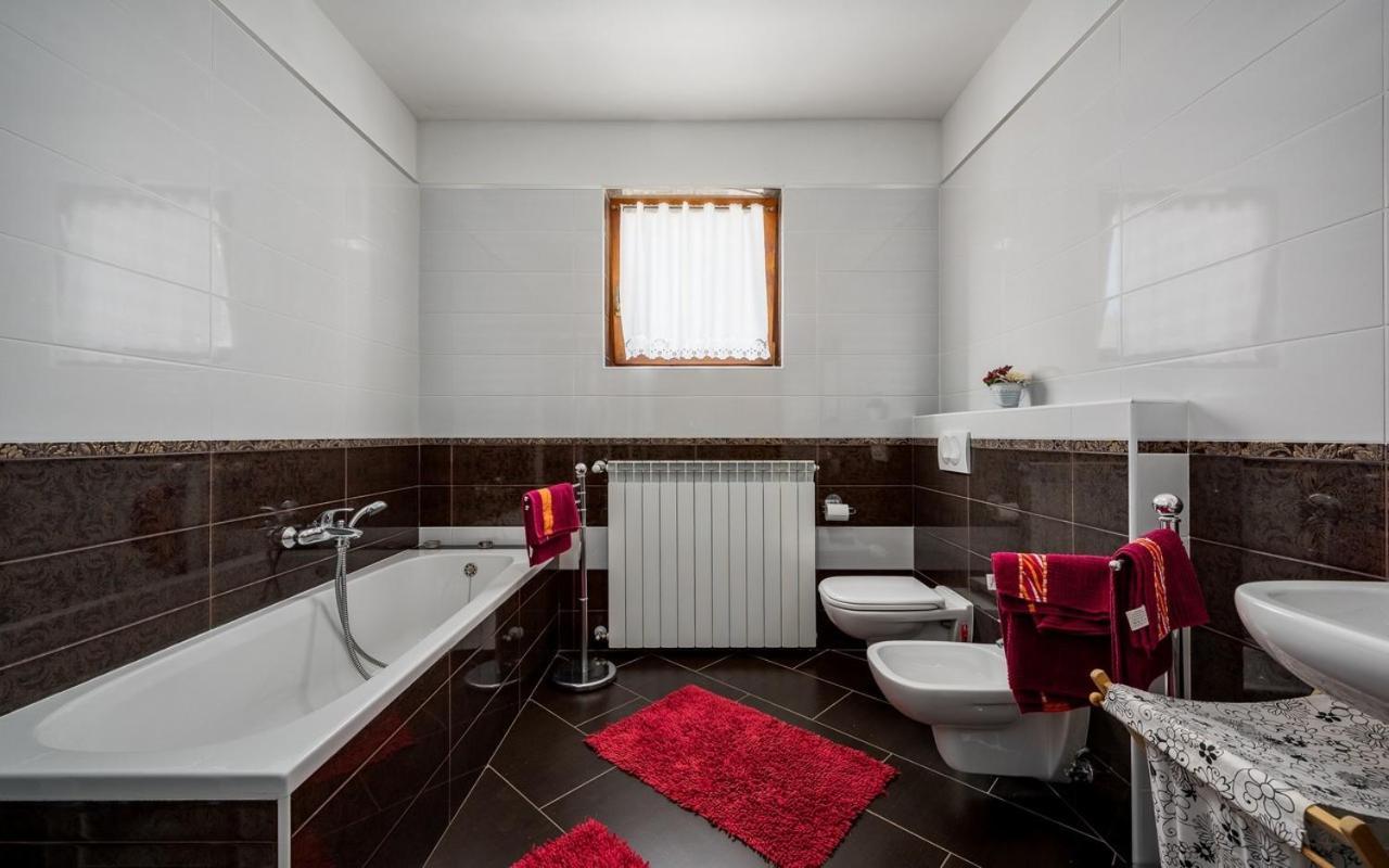 Iva House With Apartment Umag Bagian luar foto