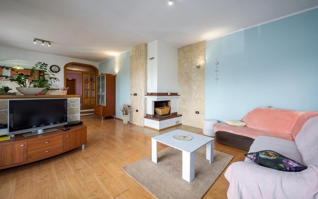 Iva House With Apartment Umag Bagian luar foto