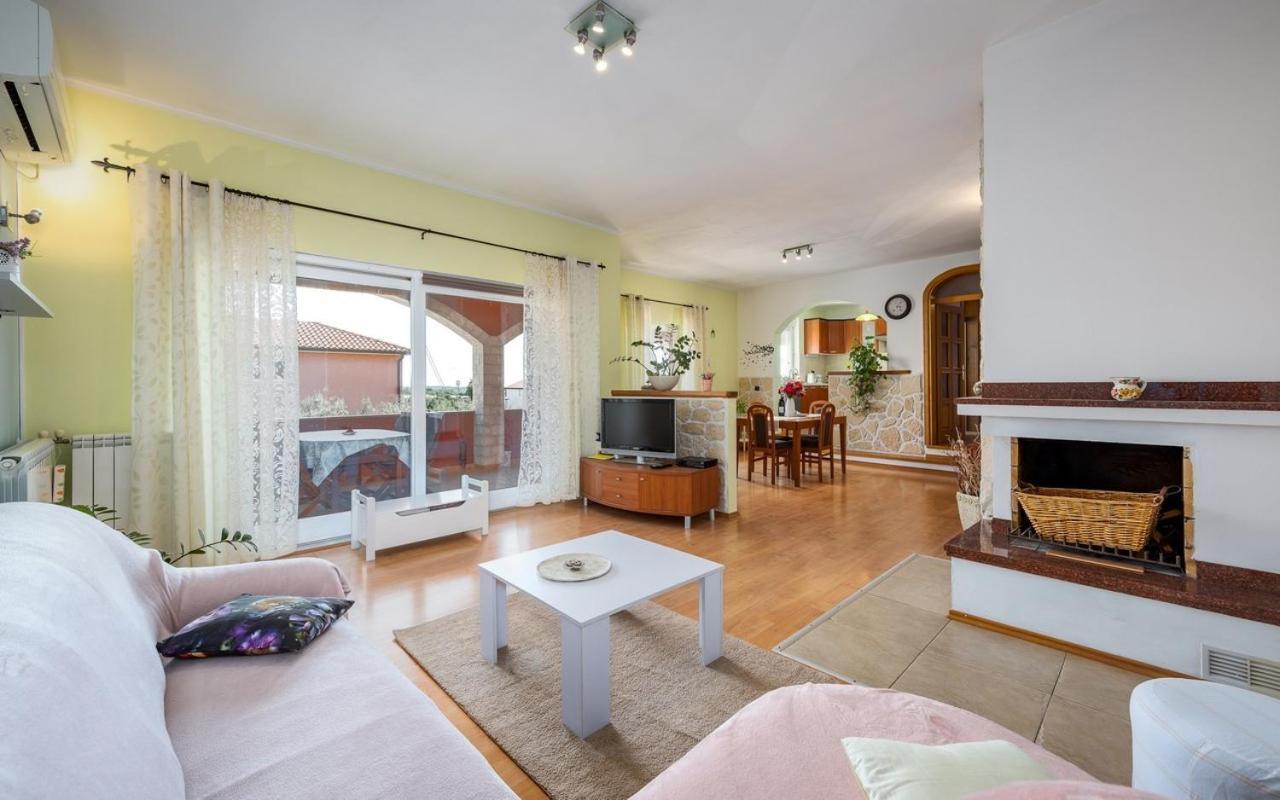 Iva House With Apartment Umag Bagian luar foto